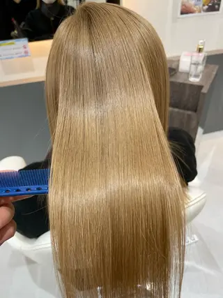 アサト チヨノのヘアスタイル
