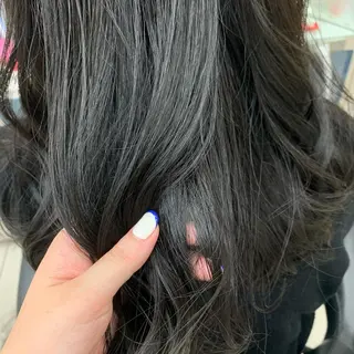 セミロング カラー ウスイ ハルカのヘアスタイル