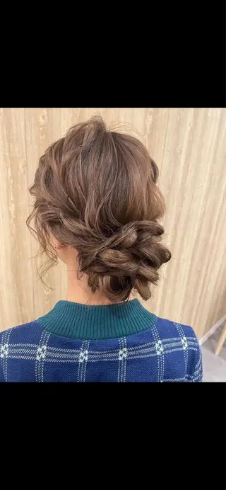 ヘアアレンジ 楢本 彩耶のネイルデザイン