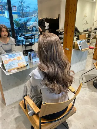 ロング カラー 透明感カラー 天羅のヘアスタイル