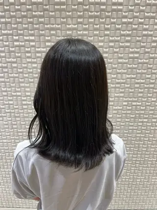 ミディアム 中間 愛加のヘアスタイル