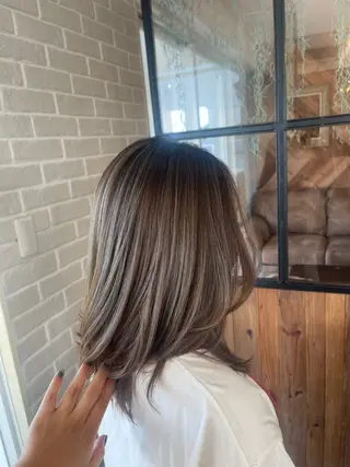 カラー LA BELLA所属・LA BELLA マリナのヘアスタイル