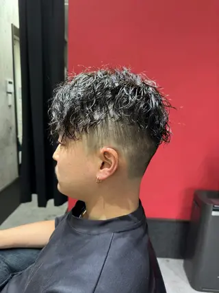 ショート パーマ メンズ 高橋嵐 プラスイズムヴェレンのヘアスタイル