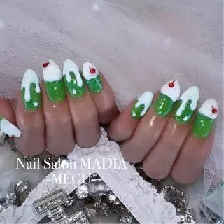 ネイル MADIA藤沢所属・MADIA MEGUのネイルデザイン