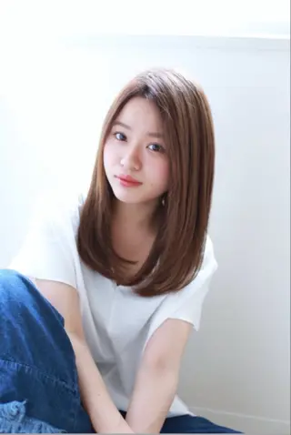 セミロング 伊藤 桃花のヘアスタイル
