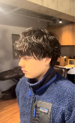 ミディアム パーマ 大友 祐玄のヘアスタイル