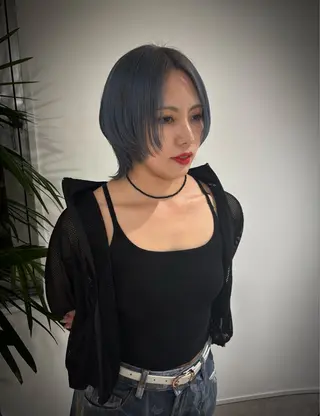 ショート イシザワ ユミのヘアスタイル