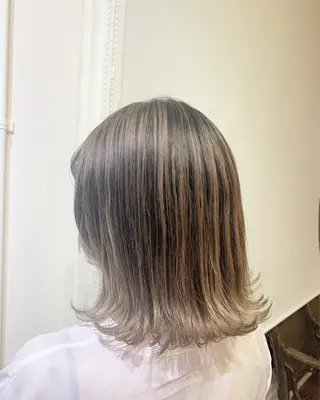 ミディアム カラー ハイトーン/レイヤー 💜Akaneのヘアスタイル