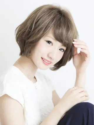 ショート 透明感カラー🫧＆ レイヤー🕊古川のヘアスタイル