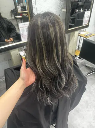 ロング カットカラー🩷 五島桜樫のヘアスタイル