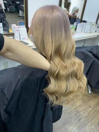 セミロング カラー ヒカ/外国人風 デザインカラーのヘアスタイル