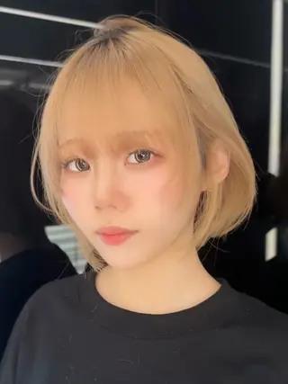 ショート カラー Rino/ハイトーン /ミルクティーカラーのヘアスタイル