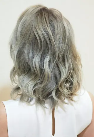 ミディアム カラー Luxian所属・辻 竜也　のヘアスタイル