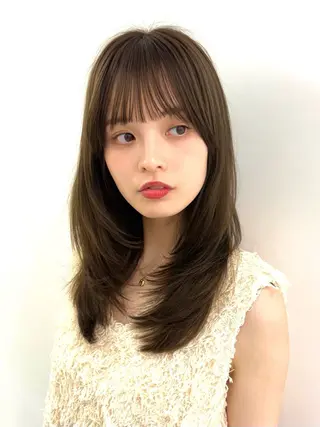 セミロング PULSE yokohama所属・レイヤー |オリーブ |ヘーゼルベージュのヘアスタイル