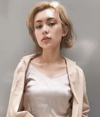 ミディアム カラー シロ ⭐︎のヘアスタイル
