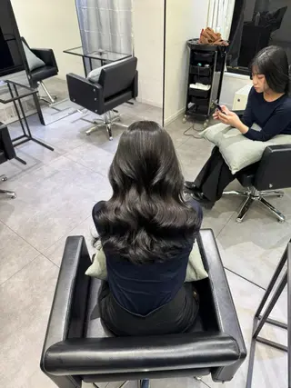 ミディアム カラー AHNKISM所属・似合わせカット💎 トレンドレイヤーのヘアスタイル