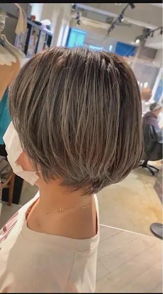 ショート カラー 吉沢遣人/レイヤー 艶カラー/パーマのヘアスタイル