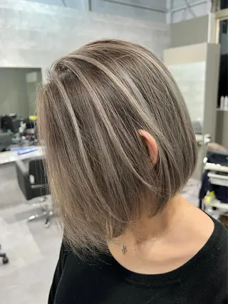 ショート カラー Via officialのヘアスタイル