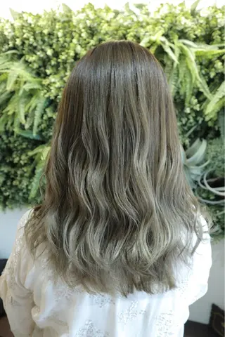 セミロング 水谷 菜央のヘアスタイル