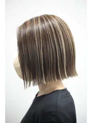 カラー loness ginza所属・桃崎 晏地のヘアスタイル