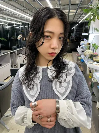 ミディアム 似合わせカット レイヤーボブウルフのヘアスタイル