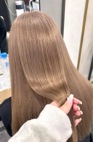 ロング ハイトーン/艶カラー sarina🩷のヘアスタイル