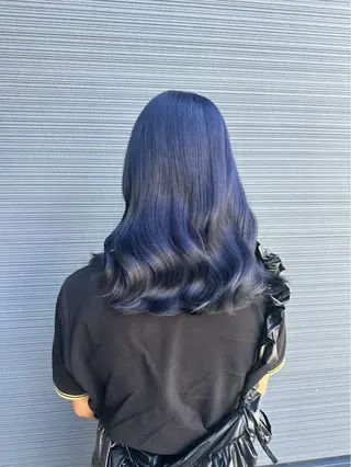 ロング カラー ダメージレスブリーチ デザイン．咲良のヘアスタイル