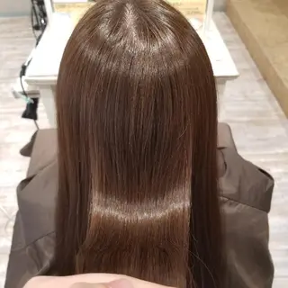 セミロング とみー 艶カラー/  大人女性のお悩み相談のヘアスタイル