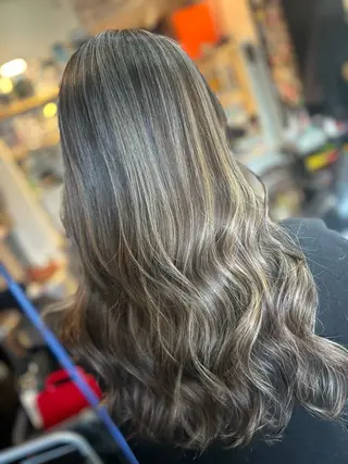 ロング カラー LOPEZ LAB所属・🦁LOPEZLAB /🌙RUNA🌙のヘアスタイル