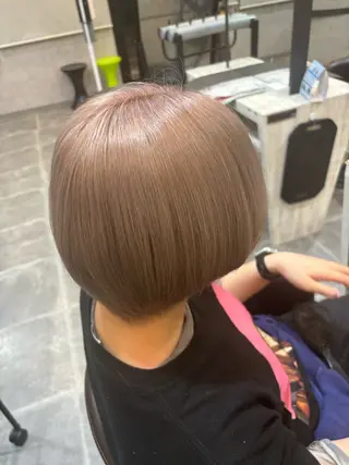 ショート カラー 平瀬 胡桃のヘアスタイル