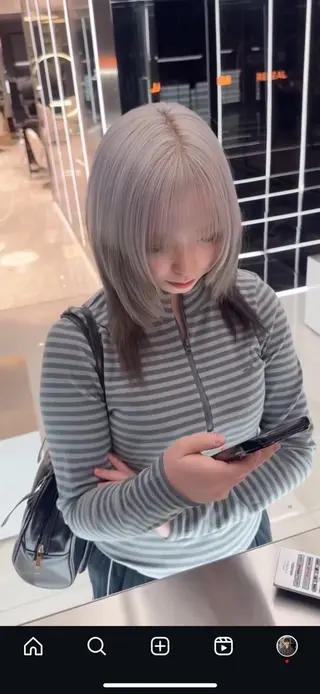 セミロング カラー りょうへい/ 全頭ブリーチ/渋谷のヘアスタイル