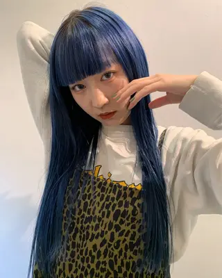 カラー hinata /ハイトーンのヘアスタイル