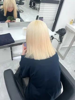 ミディアム カラー ユイ☆ハイトーン ☆ブリーチデザインのヘアスタイル