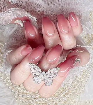 ネイル She_nail所属・ELSA_ Bellaのネイルデザイン