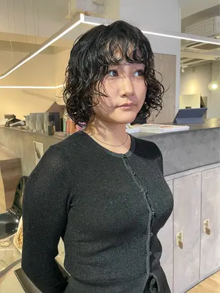 ショート パーマ ぱつっとボブ 古家 佑真のヘアスタイル