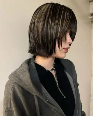 ミディアム カラー kakeru レイヤーボブパーマのヘアスタイル