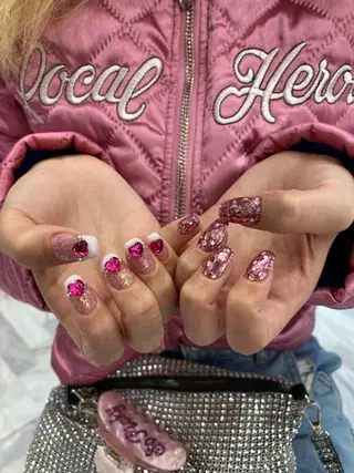 ネイル Shiori・:* 💫のネイルデザイン