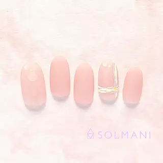 ネイル SOLMANI 予約担当のネイルデザイン