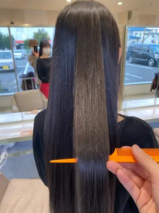 ロング 渡辺 亮/ 白髪ぼかし/髪質改善のヘアスタイル