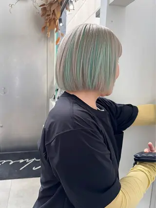 ショート カラー CHERIEブリーチ ダブルカラー 天神のヘアスタイル