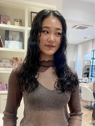 ロング パーマ ELLE salon サエのヘアスタイル