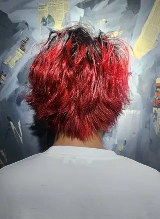 ショート Backbocker所属・ハイトーン/ブリーチ /デザインカラーのヘアスタイル