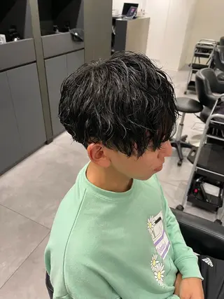 ミディアム パーマ メンズ 🐦‍🔥フェザーパ ーマ🐦‍🔥きるやのヘアスタイル