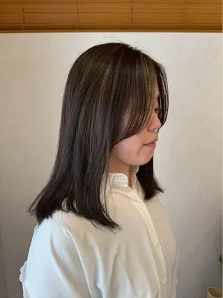 セミロング カットカラーモデル さん❁₊大募集中🌞のヘアスタイル