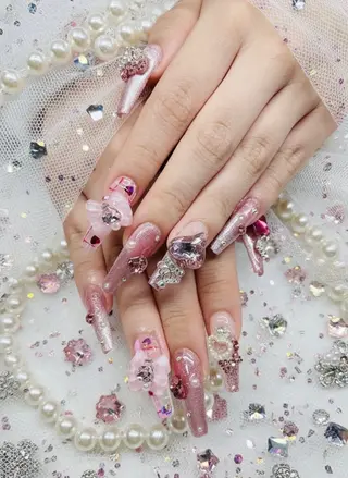 ネイル 24時間営業 UNABOMBAのネイルデザイン