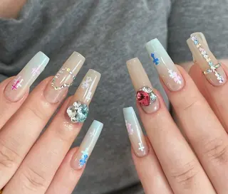 ネイル エ リのネイルデザイン