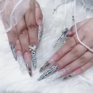 ネイル Rola所属・⟡˖· まゆり꙳⟡のネイルデザイン