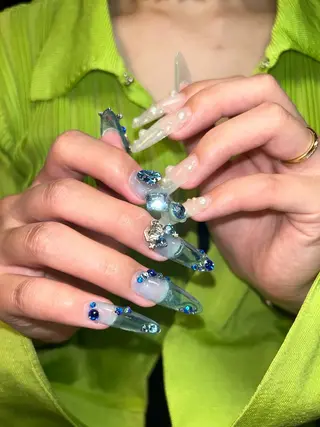 ネイル schon（スチョン）所属・Schon🫧 yuna🫧のネイルデザイン