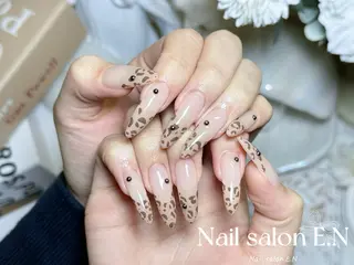 ネイル E.N🦋 長さ出し/持ち込みのネイルデザイン