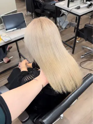 セミロング カラー VIF所属・🗻飯田誠也🗻 カットカラー得意のヘアスタイル